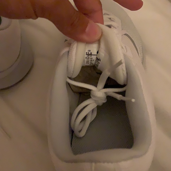 Nike shoes - Picture 3 of 4